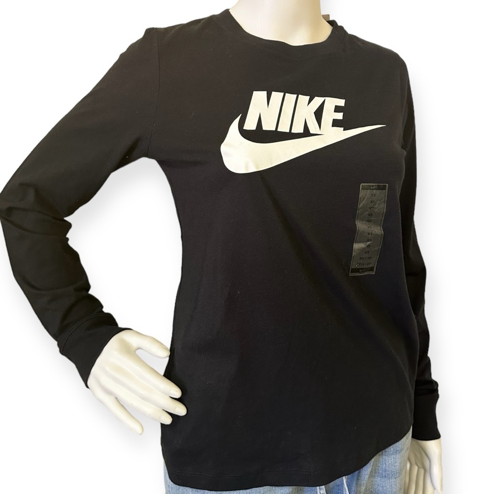 Nike Sportswear Essentials Women's Long-Sleeve Logo T-Shirt